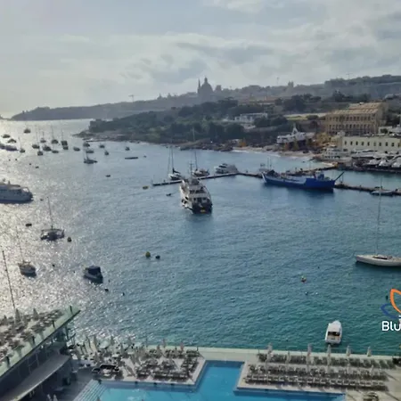 Blu-m * Gzira